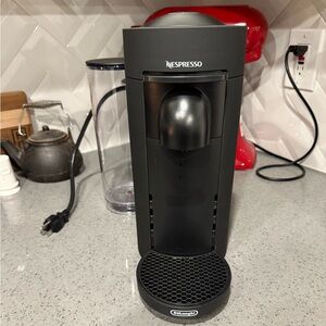 Nespresso Vertuo Plus Deluxe Coffee & Espresso Maker by De’Longhi Matte Black
